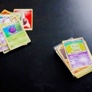 Pokemon bundle 100% authentic 25 pokemon cards